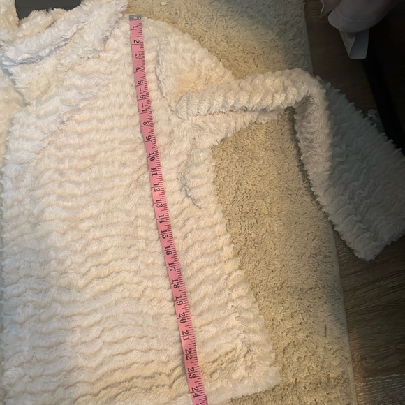 PATAGONIA WOMENS PELAGE FAUX FUR JACKET CREAM WHITE COLOR - Picture 7 of 11